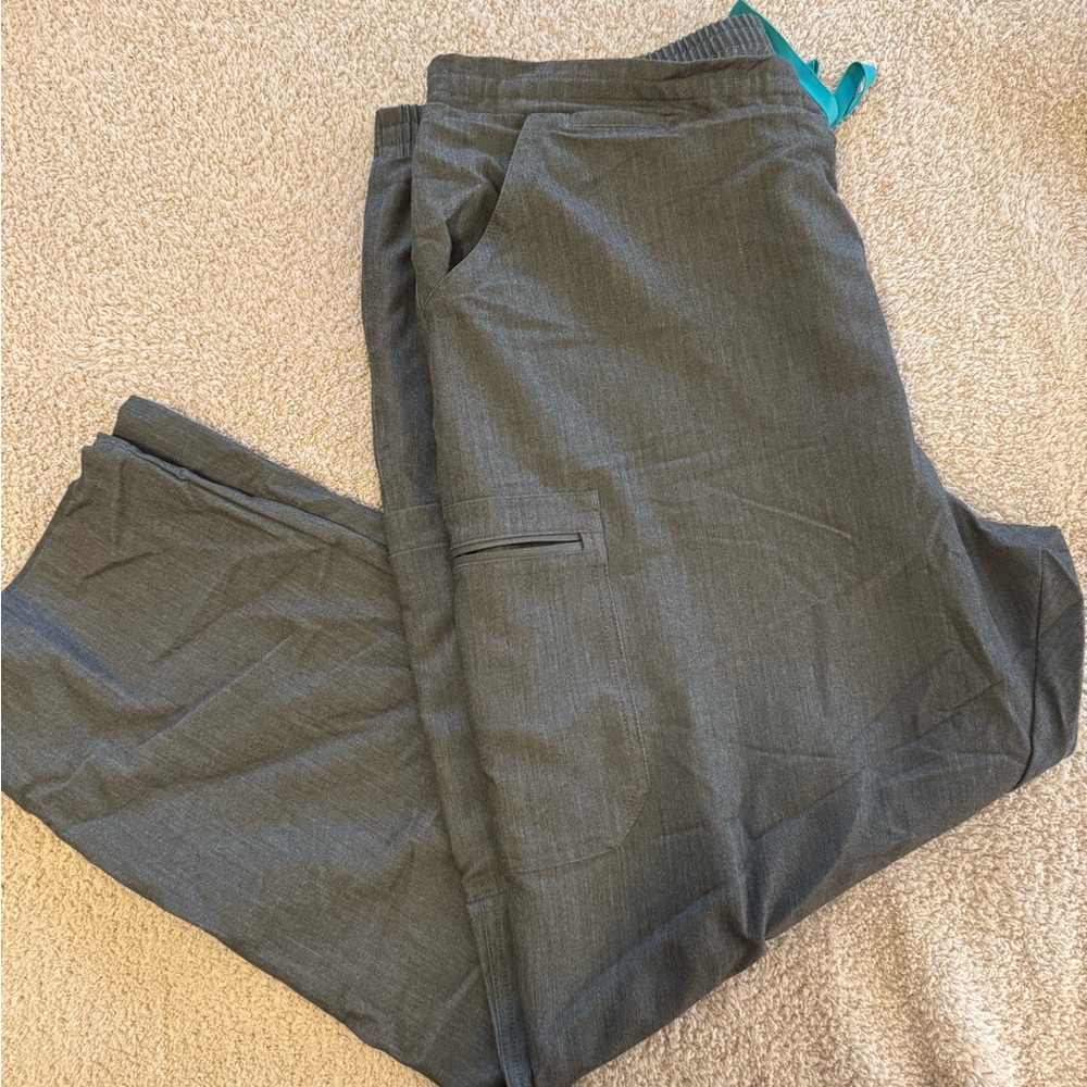 FIGS Women’s Scrub Pants